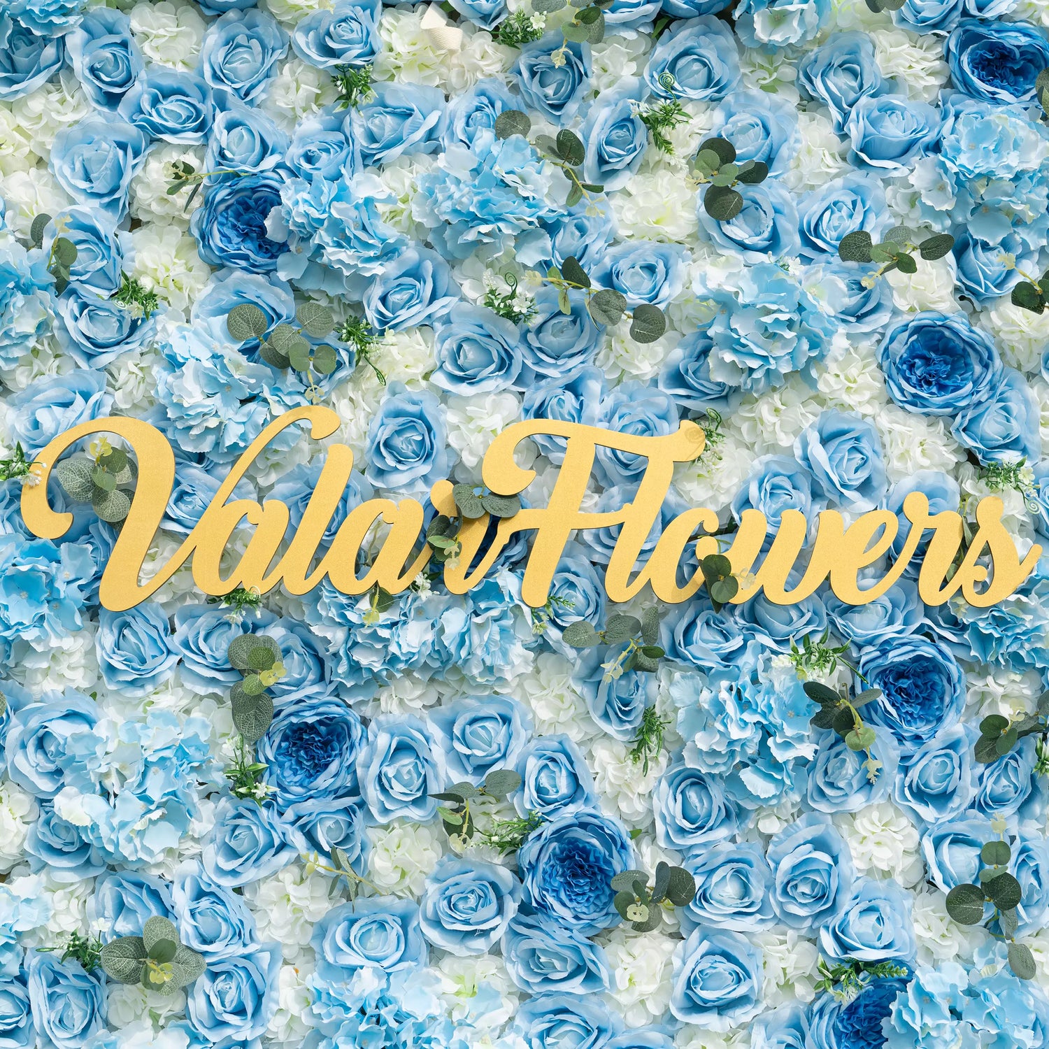 ValarFlowers Azure Adoration:ベビーブルーとホワイトグリーンの花々が織りなす魅惑的なバレエとささやくような波模様。フローラルウォール - VF-067