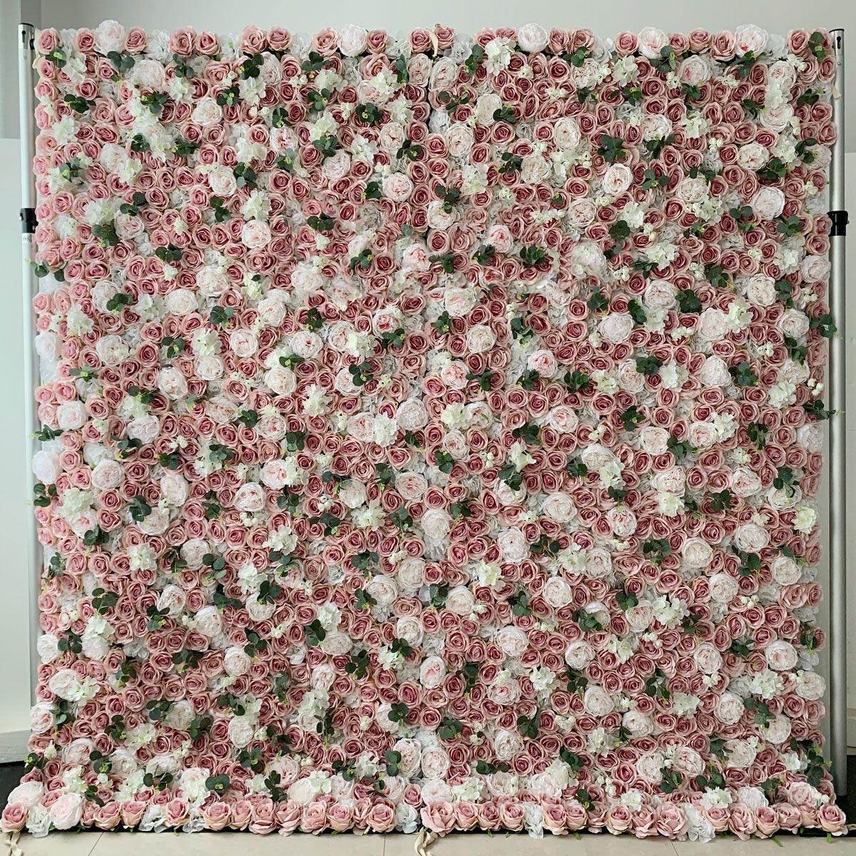 Elegante, aufrollbare Stoffblumenwand mit 3D-Kunstblumen in Magenta und Rosa – ideal für Hochzeiten, Events und Wohndekoration im Waldstil – VF-158 – ValarFlowers
