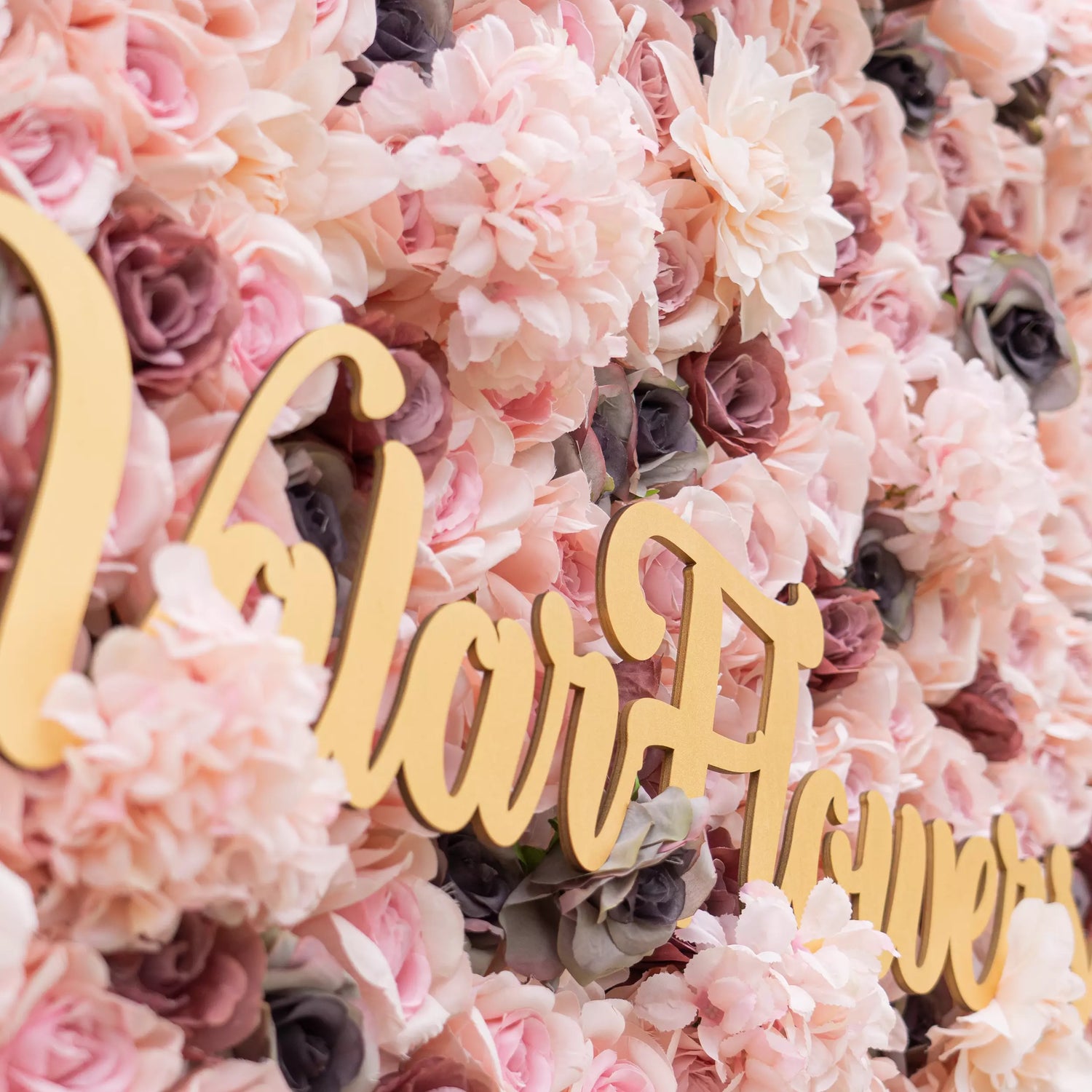 ValarFlowers 누드 컬러와 장미빛 몽상: 섬세한 꽃잎과 부드러운 애정의 낭만적인 춤- 축하 꽃 벽-VF-062