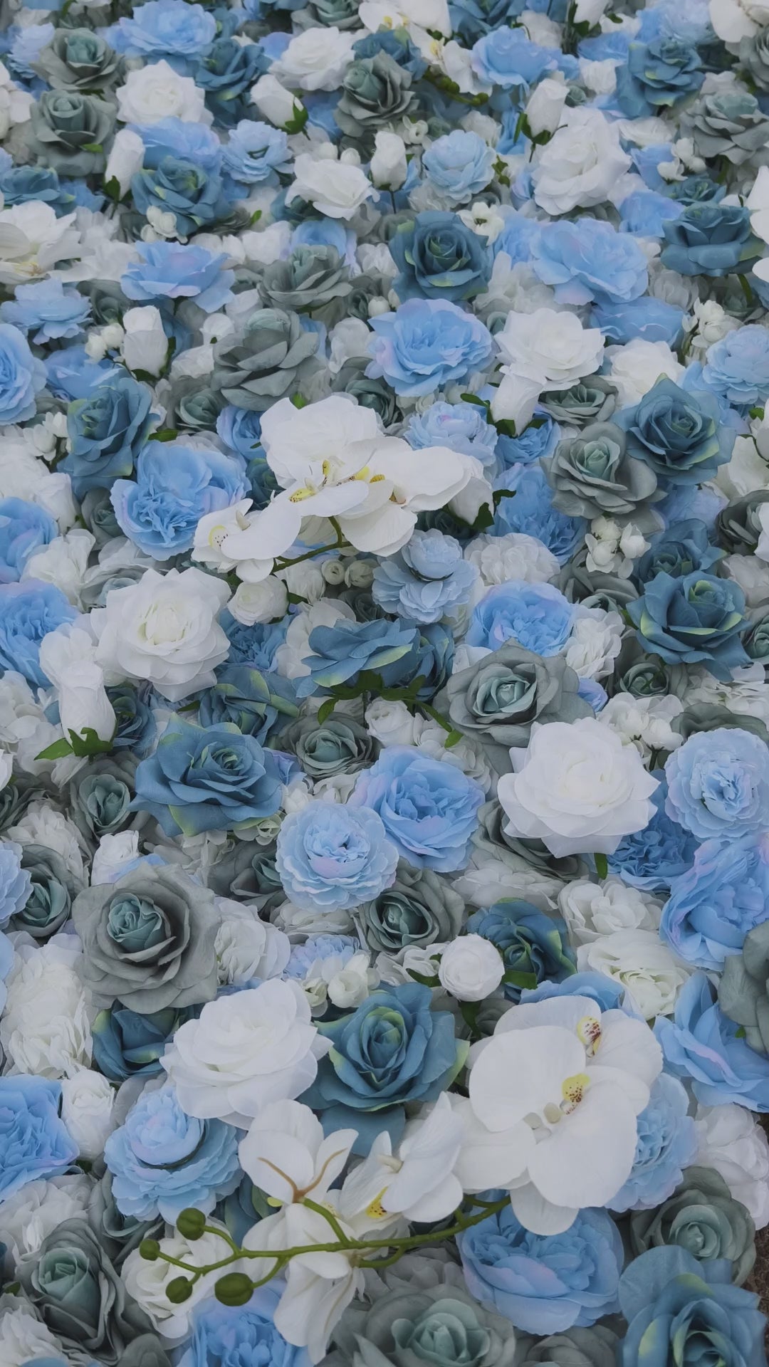 Valar Flowers エレガントな花柄背景 - 結婚式、イベント、特別な行事に最適な青と白の造花壁 - VF-348