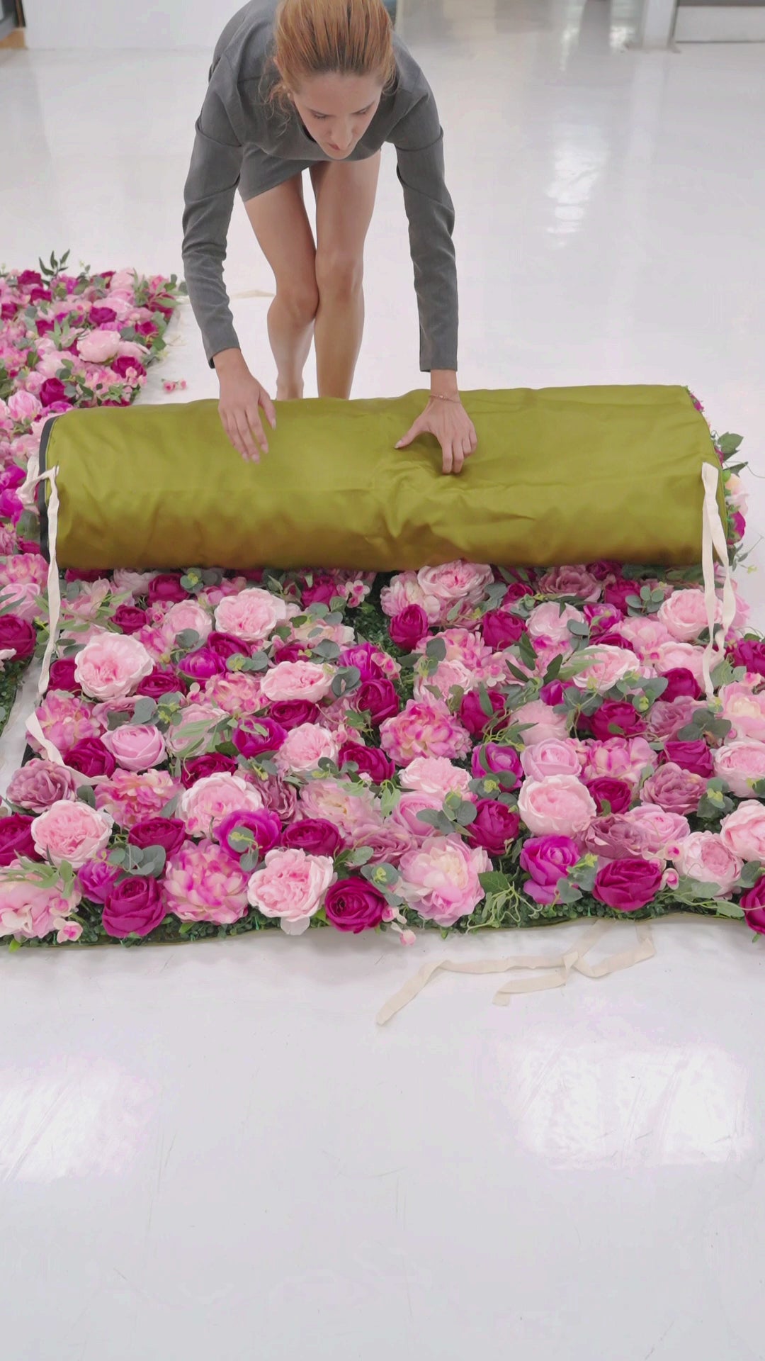 زهور فالار قابلة للطي من القماش الصناعي المختلط بتوت النبيذ والويستيريا الأرجواني وباقة الزهور الجدارية خلفية لحفلات الزفاف، ديكور حفلات الأزهار، التصوير الفوتوغرافي للمناسبات-VF-068