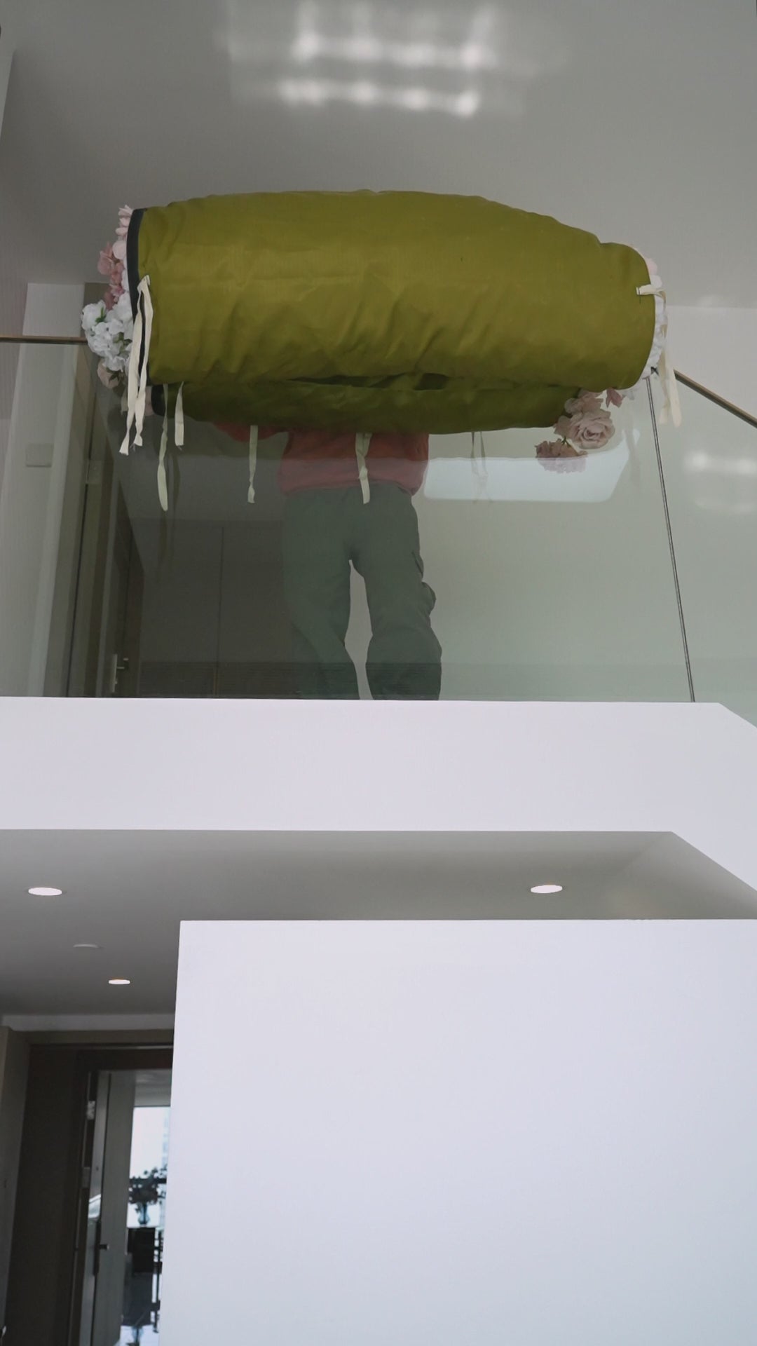 ロマンチックな花の背景 - 結婚式、イベント、特別な機会のためのブラッシュヌードとホワイトの造花の壁 - VF-418-2