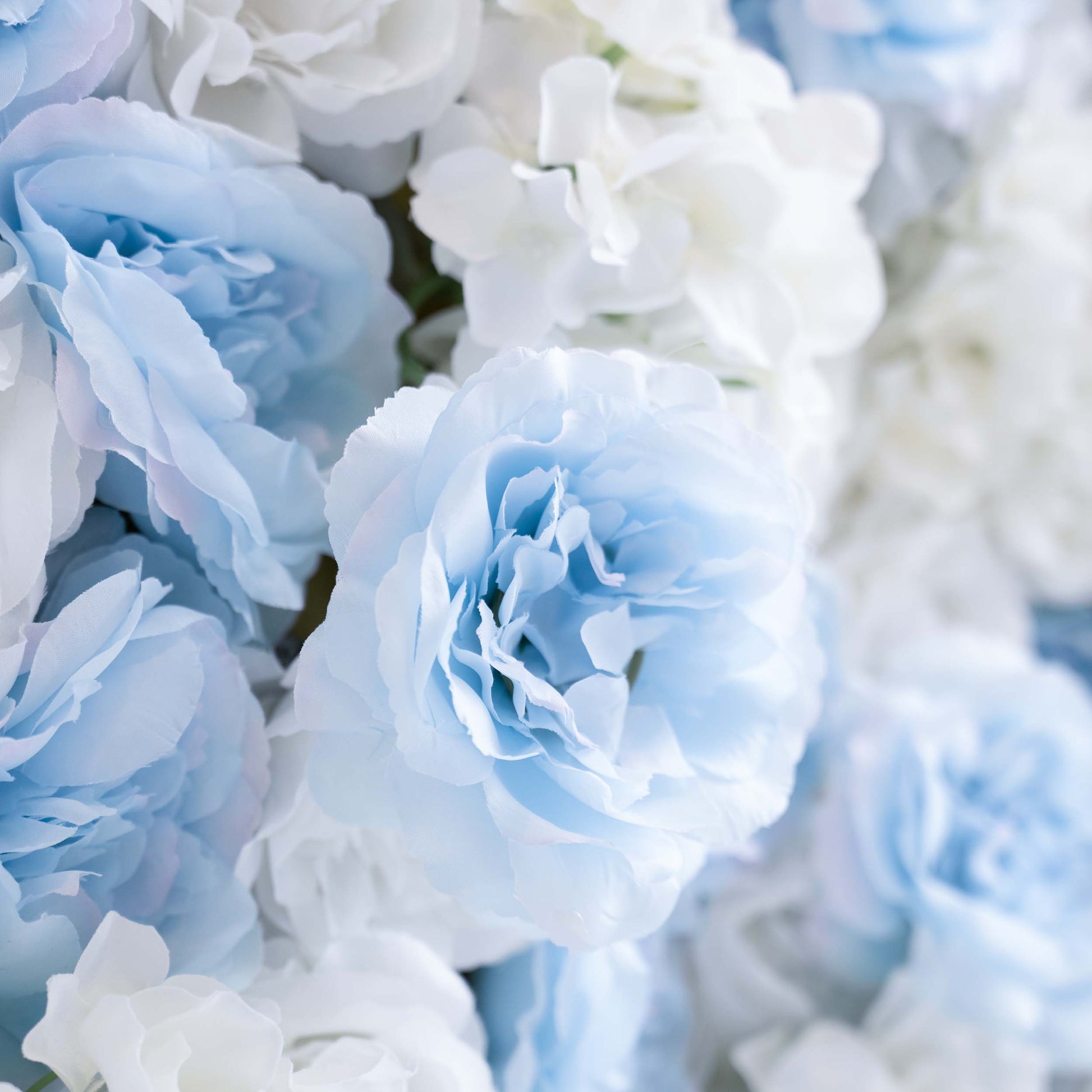 ValarFlowers' flower walls are versatile. For weddings, they provide a romantic backdrop. At parties, they add a festive atmosphere. In corporate events, they offer an elegant touch, enhancing the ambiance of any occasion.