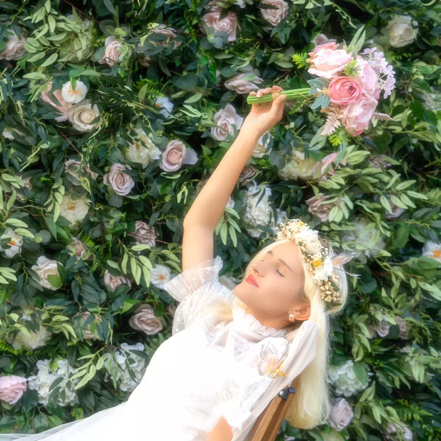 Valar Flowers 3D green lush and deluxe floral wall featuring a premium arrangement of dense silk roses, artificial ferns, and mixed greenery in rich emerald and forest green tones, perfect for garden-themed weddings, events, and stunning photo backdrops.