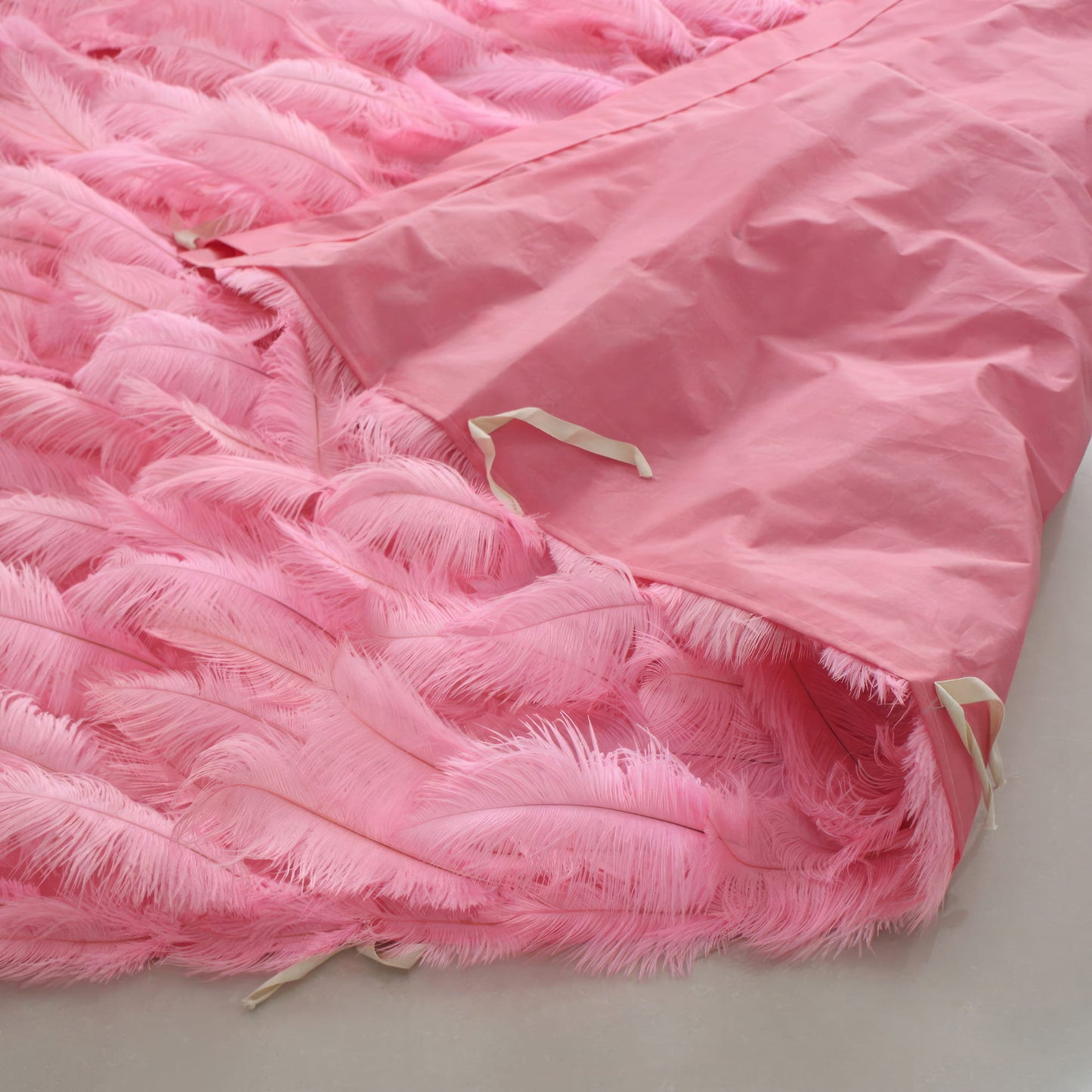 Roll Up Fabric Pure Color Artificial Feather Wall Wedding Backdrop, Floral Party Decor, Event Photography, DIY Photo Booth Decoration-VF-164